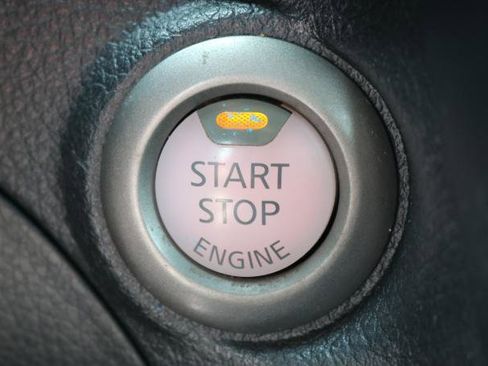 Used 2019 Nissan Sentra SV FWD image 8
