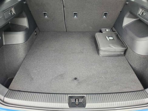Used 2025 Volkswagen Tiguan SE R-Line FWD image 32