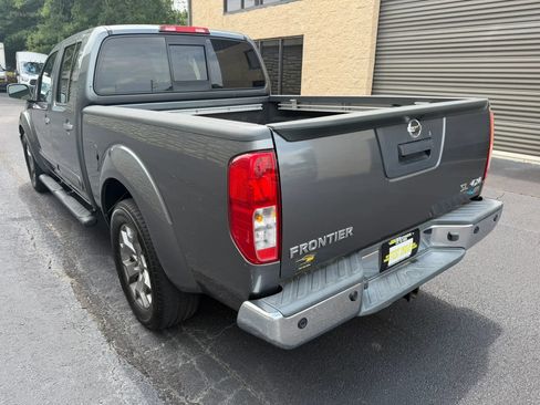 Used 2017 Nissan Frontier SL AWD/4WD image 10
