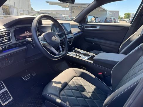 Used 2024 Volkswagen Atlas Cross Sport SEL Premium R-Line image 8