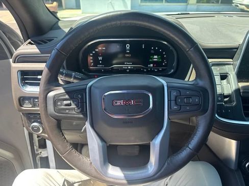 Used 2022 GMC Yukon SLT w/ SLT Premium Package AWD/4WD image 9