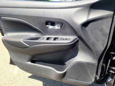 New 2025 Nissan Versa SR w/ Trunk Package FWD image 12