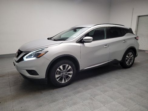 Used 2018 Nissan Murano SV FWD image 2