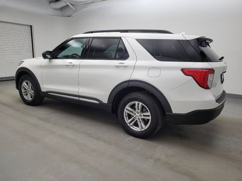 Used 2022 Ford Explorer XLT AWD/4WD image 3