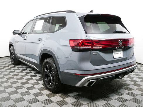 Used 2024 Volkswagen Atlas Peak Edition SEL image 32