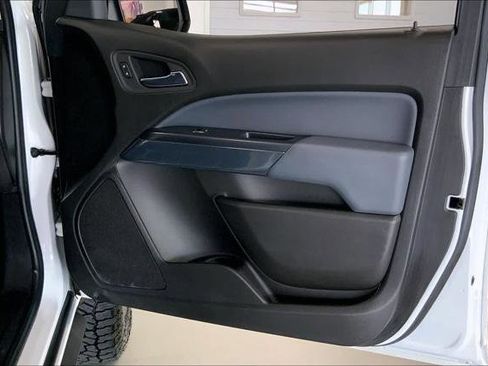 Used 2017 Chevrolet Colorado Z71 AWD/4WD image 24