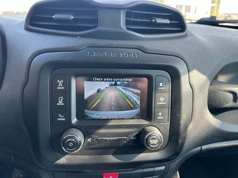 Used 2015 Jeep Renegade Latitude w/ Popular Equipment Group image 16