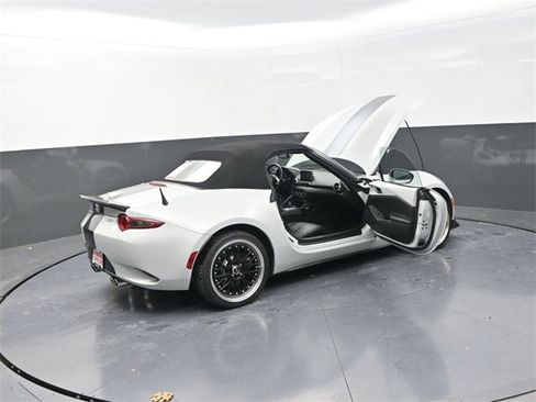 Used 2016 MAZDA MX-5 Miata Grand Touring image 37