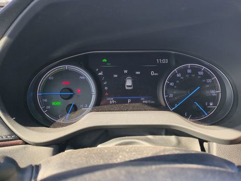 Used 2021 Toyota Venza Limited image 28