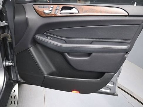 Used 2017 Mercedes-Benz GLS 450 4MATIC image 33