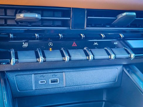 New 2026 GMC Canyon AT4 w/ Technology Plus Package AWD/4WD image 27