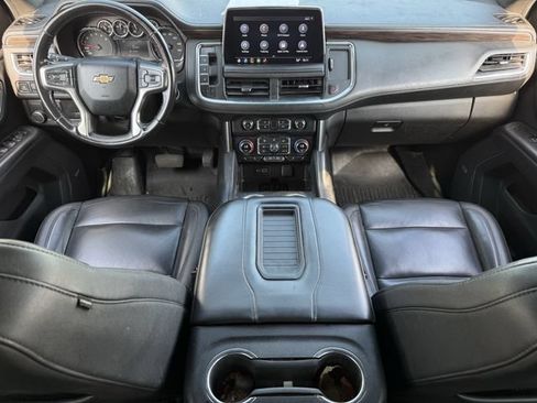 Used 2021 Chevrolet Suburban LT RWD image 11