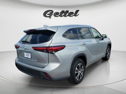 Used 2023 Toyota Highlander XLE FWD image 8