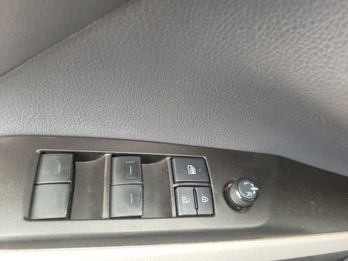 Used 2021 Toyota Camry LE FWD image 11