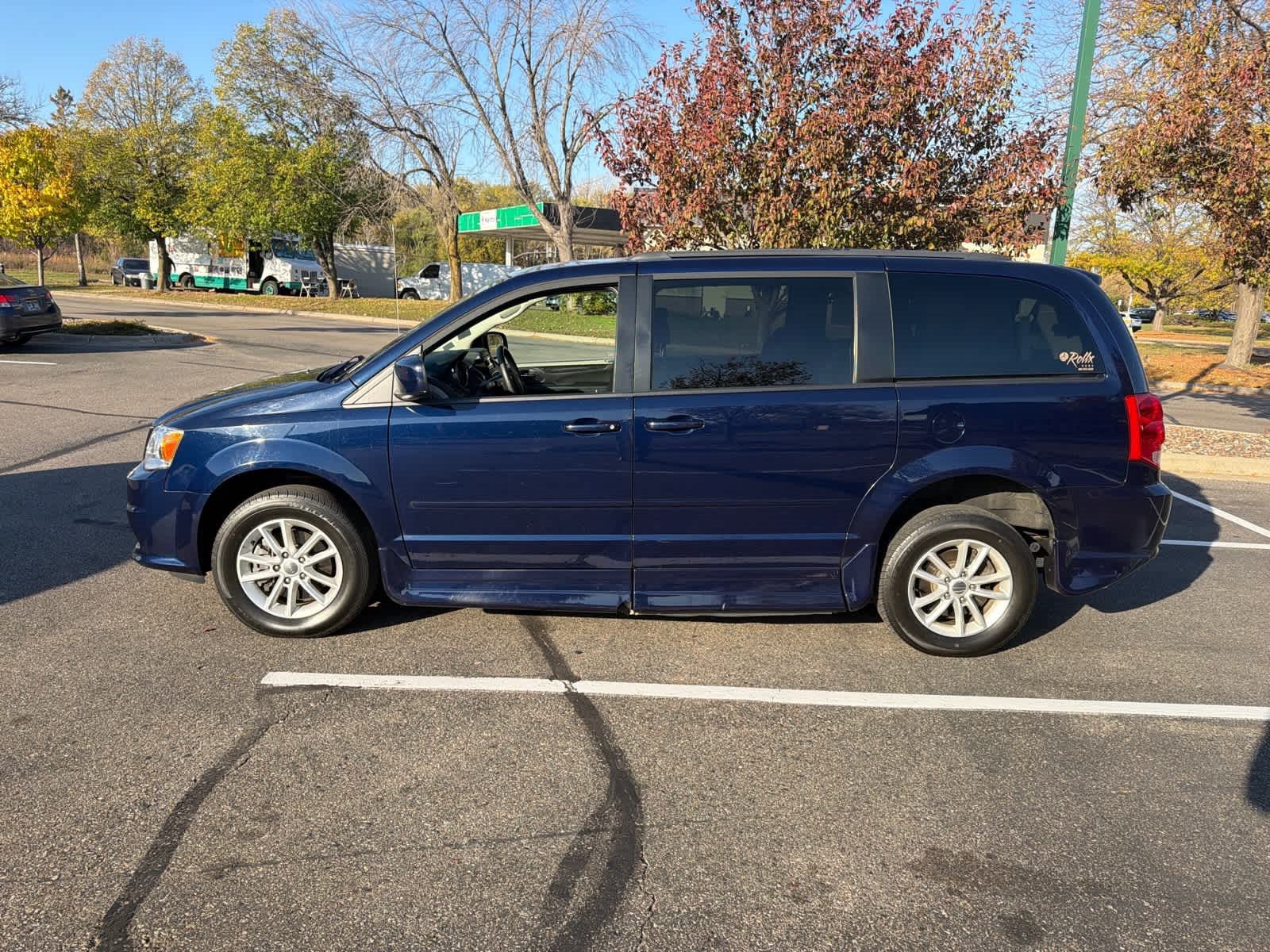 Used 2016 Dodge Grand Caravan SXT FWD image 5
