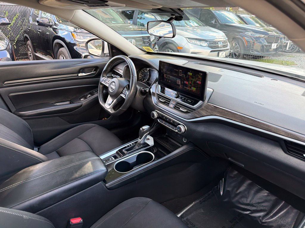 Used 2024 Nissan Altima 2.5 SV w/ SV Premium Package AWD/4WD image 13