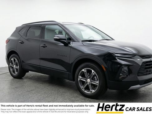 Used 2025 Chevrolet Blazer LT FWD image 1