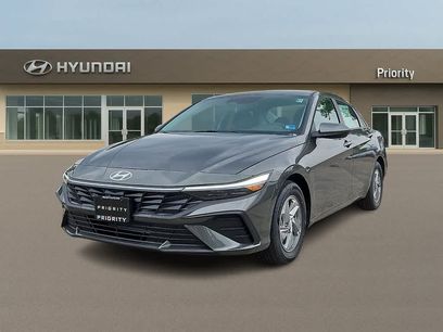 New 2026 Hyundai Elantra SE