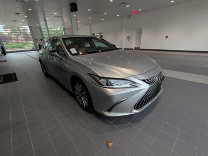 Used 2023 Lexus ES 350 w/ Accessory Package (Z1)
