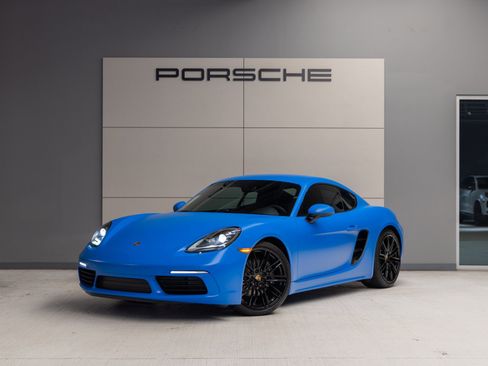 Used 2025 Porsche 718 Cayman image 1