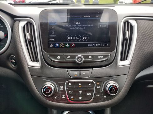 Used 2023 Chevrolet Malibu LT FWD image 3