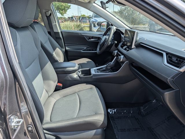 Used 2025 Toyota RAV4 XLE FWD image 28