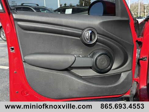 Used 2024 MINI Cooper 4-Door Hardtop image 13