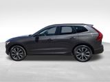 Used 2022 Volvo XC60 B5 Momentum w/ Advanced Package image 3
