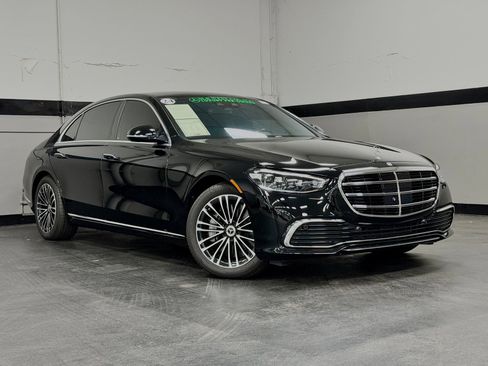 Used 2024 Mercedes-Benz S 580e 4MATIC Sedan image 2