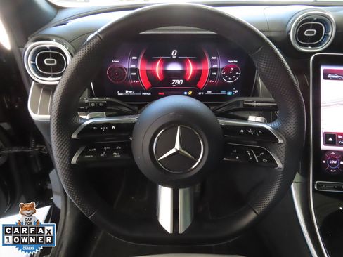 Used 2023 Mercedes-Benz GLC 300 4MATIC image 17