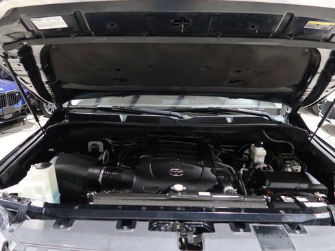 Used 2019 Toyota Tundra SR5 w/ SR5 Upgrade Package RWD image 9