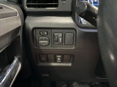Certified 2017 Toyota 4Runner SR5 AWD/4WD image 27