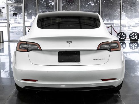 Used 2022 Tesla Model 3 Long Range AWD/4WD image 9