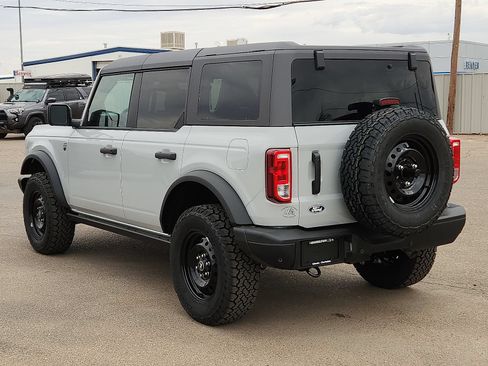 New 2026 Ford Bronco Big Bend w/ Black Diamond Package AWD/4WD image 3