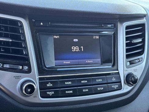 Used 2017 Hyundai Tucson SE image 12