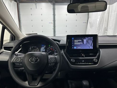 Used 2025 Toyota Corolla LE image 16