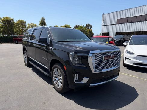 Used 2021 GMC Yukon XL Denali AWD/4WD image 2