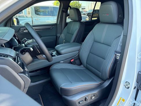 New 2026 GMC Acadia AT4 w/ Luxury Package AWD/4WD image 15