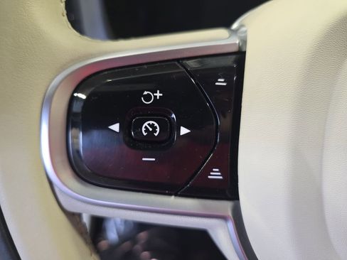 Used 2022 Volvo XC60 T8 Inscription w/ Advanced Package image 20