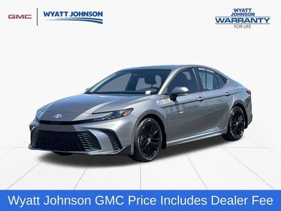 Used 2025 Toyota Camry SE w/ Multimedia Upgrade Package