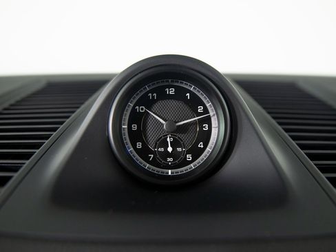 New 2026 Porsche Macan image 23