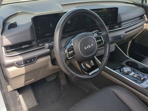 Used 2026 Kia Carnival EX FWD image 10