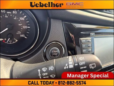 Used 2017 Nissan Rogue SV w/ SV Premium Package image 23