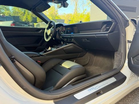Certified 2025 Porsche 911 Carrera RWD image 21