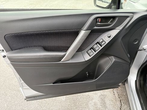 Used 2017 Subaru Forester 2.5i Premium w/ All-Weather Package image 10