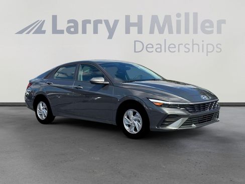 New 2026 Hyundai Elantra SE FWD image 10