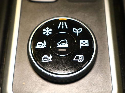 Used 2022 Nissan Pathfinder SV image 28