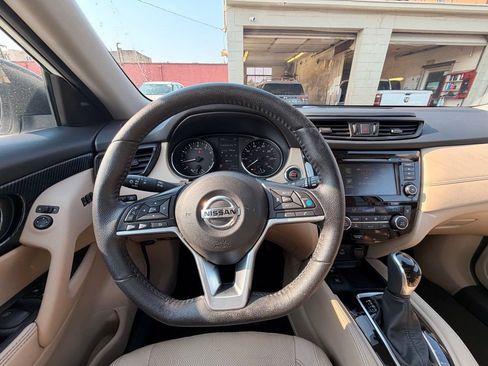 Used 2020 Nissan Rogue SL w/ Premium Package FWD image 19