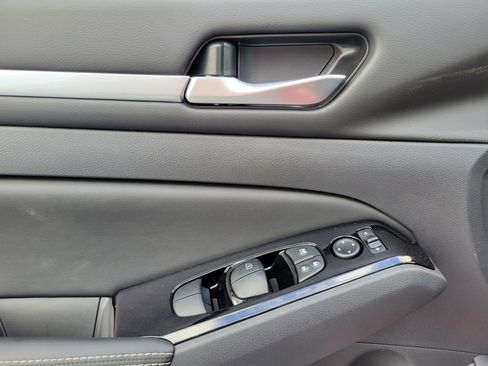 New 2025 Nissan Altima 2.5 SL image 11