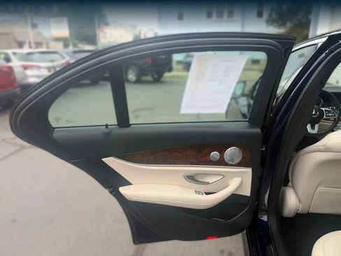 Used 2019 Mercedes-Benz E 300 4MATIC image 37